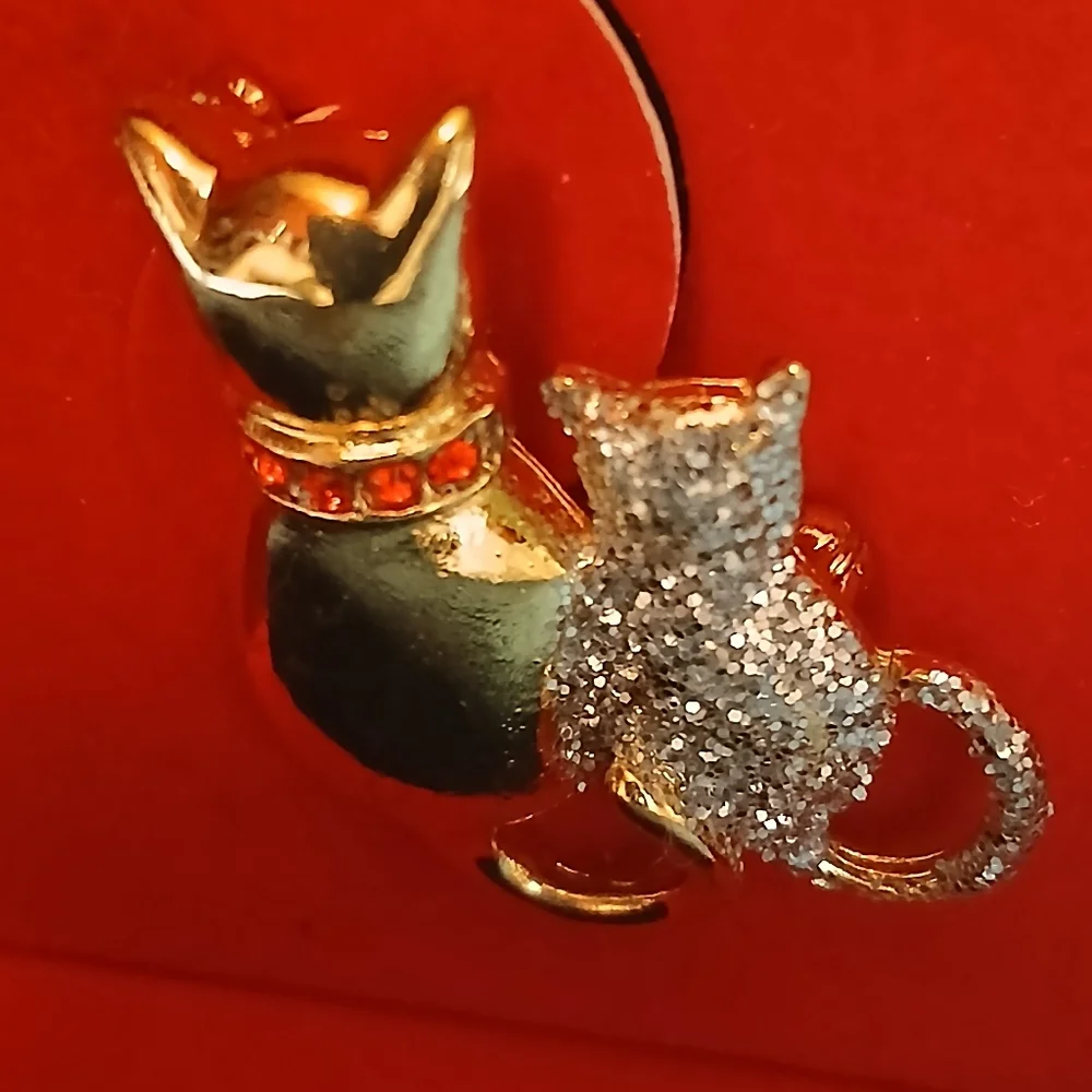 Macy's Holiday Lane Gold and Silver Cat Brooch